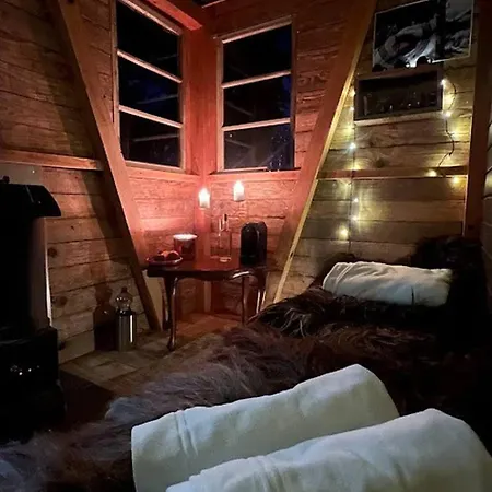 The Enchanted With Jacuzzi Ferienhaus