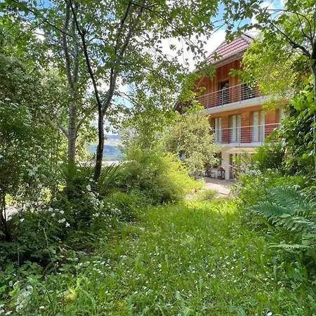 The Enchanted With Jacuzzi Ferienhaus *